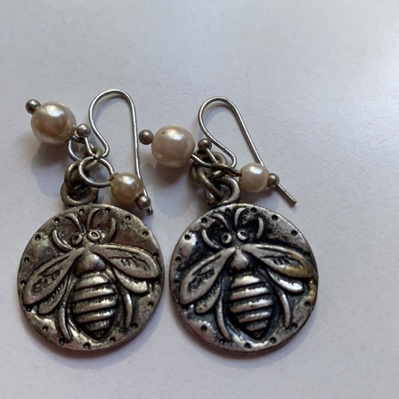 Bee Beekeper Jewelry Set Jewelry Earrings with Pearls, a Bracelet, Two Necklaces - Picture 5 of 8